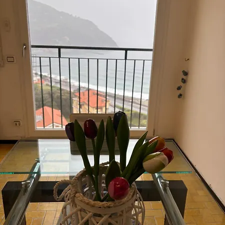 Finestra Sul Mare Accanto Alle 5 Terre Levanto